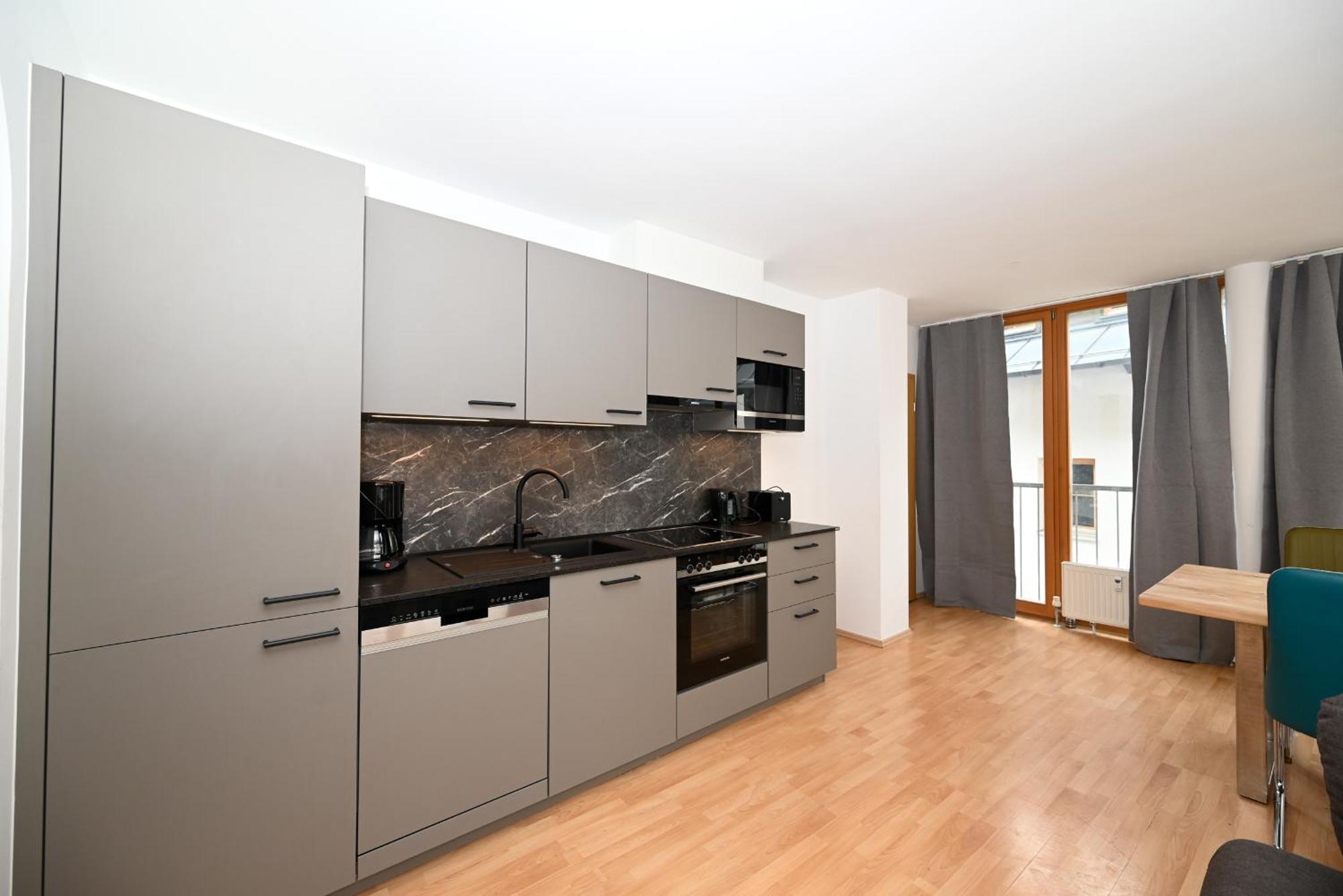 Appartementhaus Zell City By All In One Apartments Zell am See Bagian luar foto